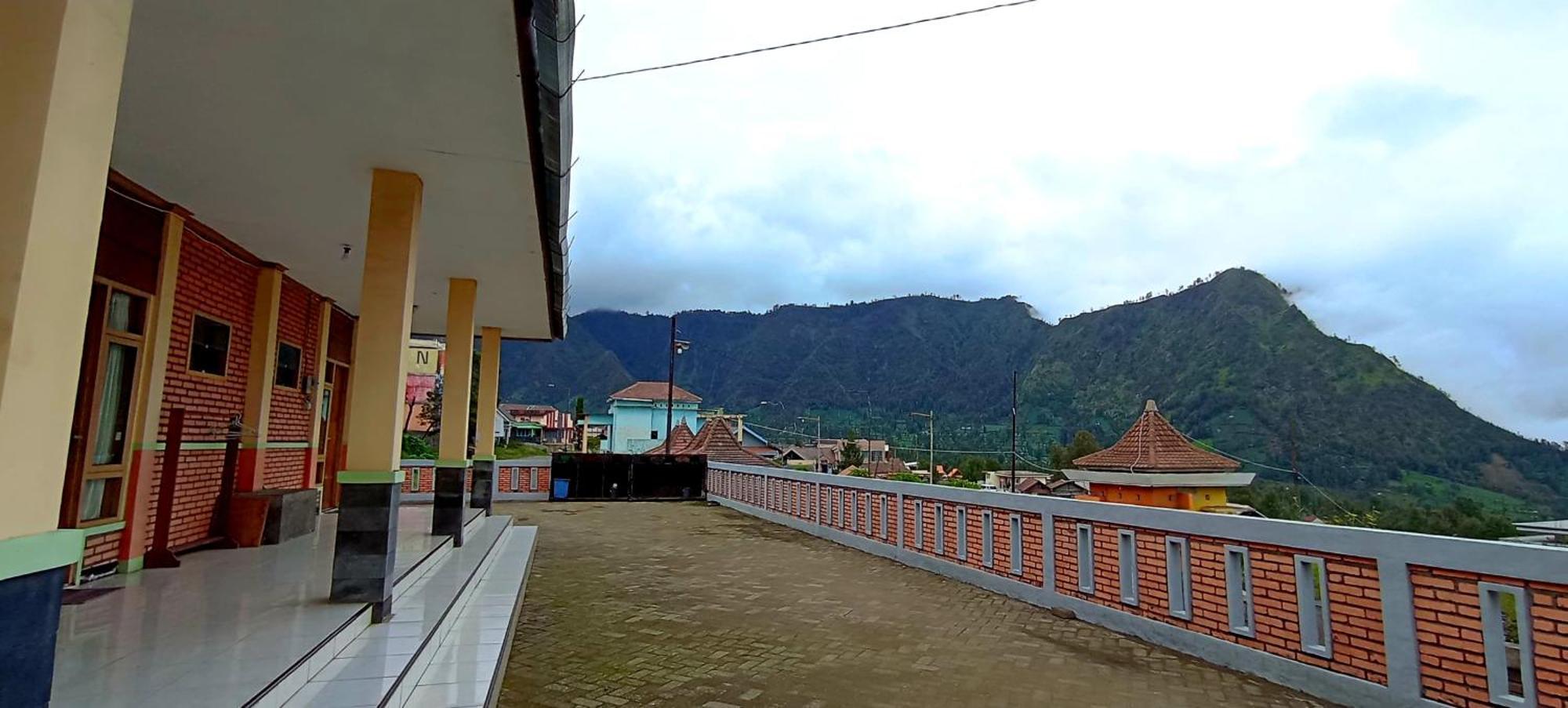 Bromo Holiday Guest House Ngadisari Exterior foto